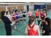 Eine coole Doppelstunde Sport: Trainingseinheit der MGM-Volleyballerinnen mit den "Ladies in Black"
